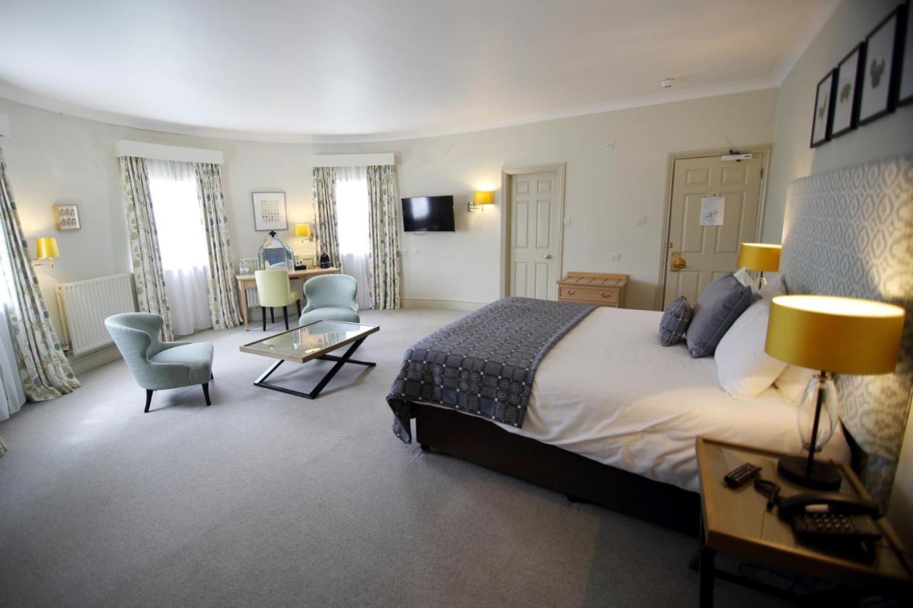 Mercure Gloucester Bowden Hall Hotel Buitenkant foto